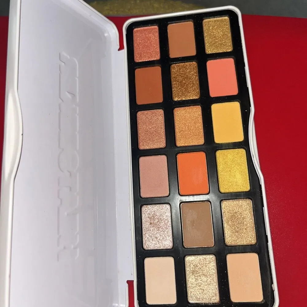 Morphe 18H Heatseeker Artistry Palette • 0.65 Oz